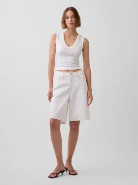 Modernes Tanktop mit V-Ausschnitt