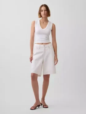 Modernes Tanktop mit V-Ausschnitt