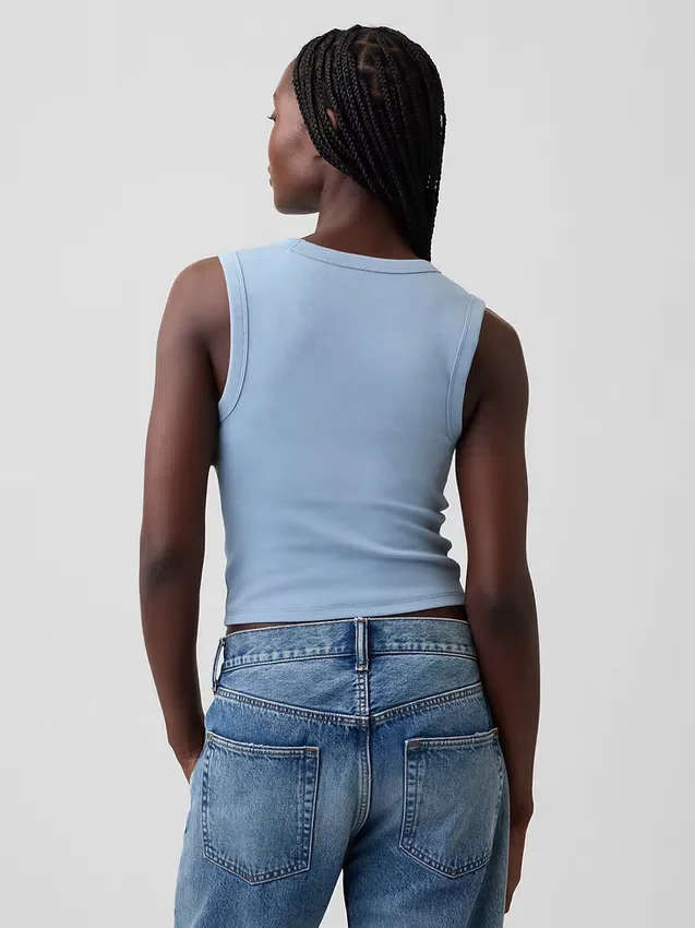 Modernes Tanktop mit V-Ausschnitt