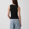 Modernes Tanktop mit V-Ausschnitt