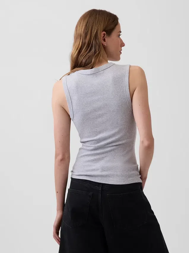 Modernes Tanktop mit V-Ausschnitt