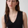 Modernes Tanktop mit V-Ausschnitt