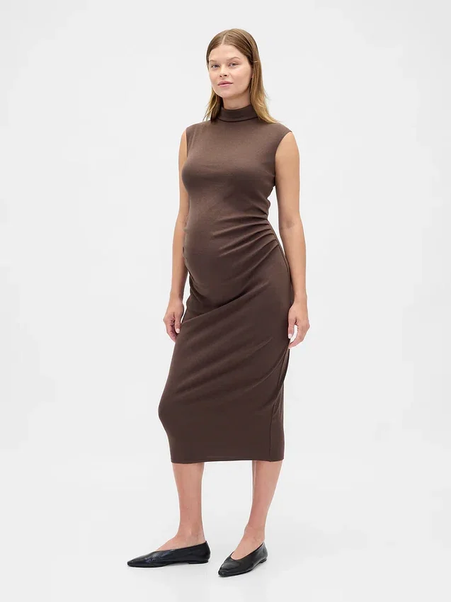 Modernes Umstandsmode-Kleid mit Stehkragen