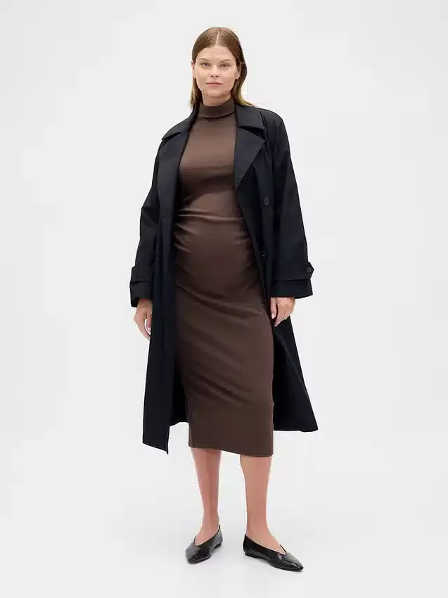 Modernes Umstandsmode-Kleid mit Stehkragen