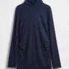 Modernes Umstandsmode-Shirt mit Rollkragen