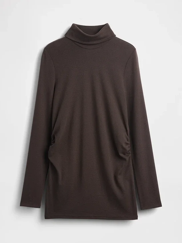 Modernes Umstandsmode-Shirt mit Rollkragen