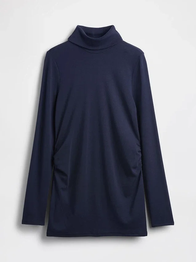 Modernes Umstandsmode-Shirt mit Rollkragen