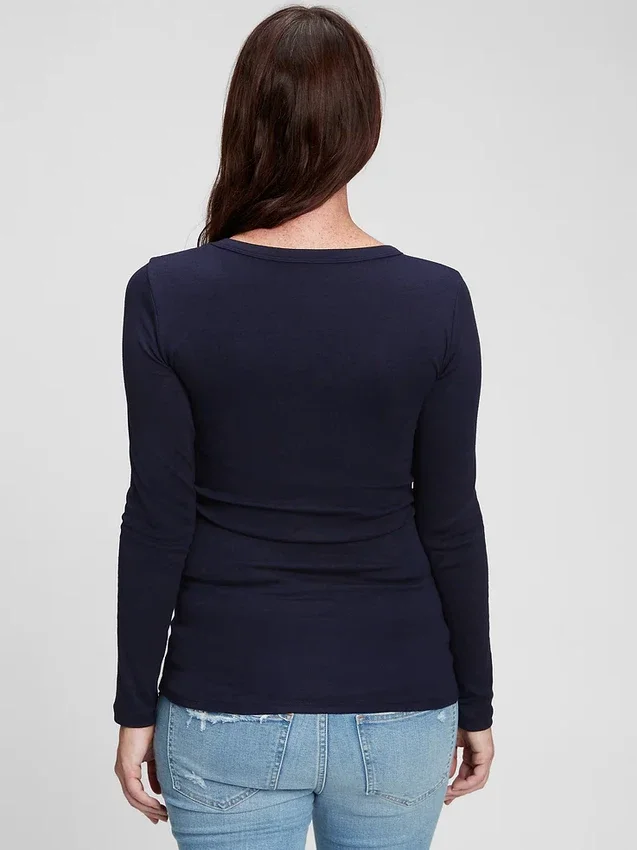 Modernes Umstandsmode-T-Shirt mit V-Ausschnitt