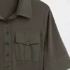 Modernes Utility-T-Shirt mit Ellbogenärmeln