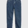 Mom-Jeans mit extrem hoher Leibhöhe