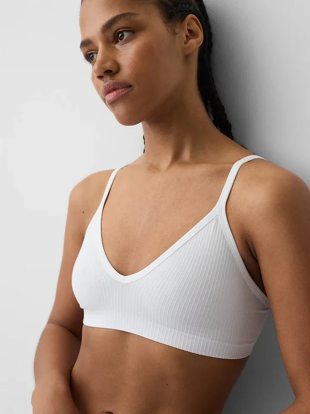 Nahtloses, geripptes Dreieck-Bralette