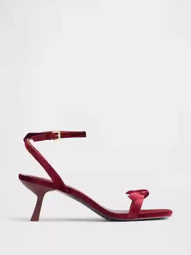 Offene Riemchen-Kitten-Heels mit Samt-Schleife
