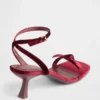 Offene Riemchen-Kitten-Heels mit Samt-Schleife