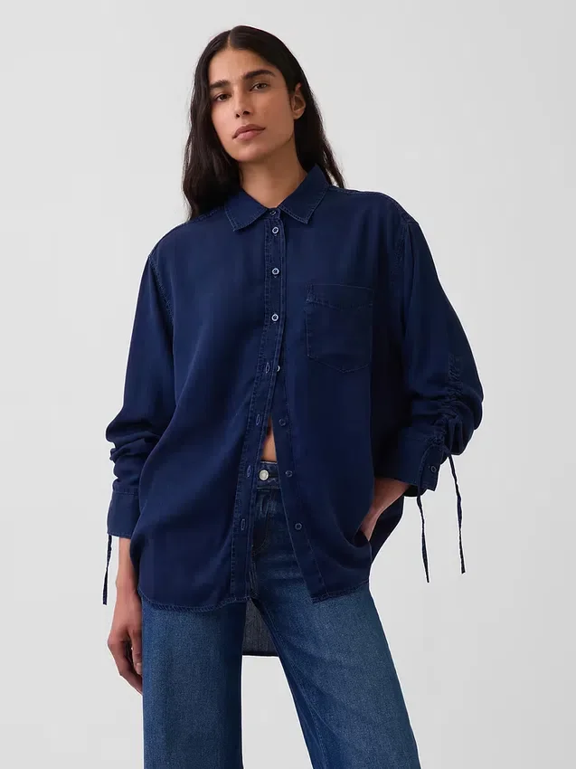 Oversize-Hemd aus Denim mit gerafften Ärmeln