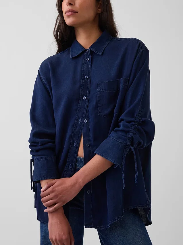 Oversize-Hemd aus Denim mit gerafften Ärmeln