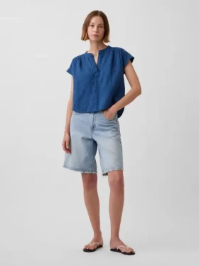 Oversize-Oberteil aus Baumwollgaze-Denim mit geschlitztem Ausschnitt