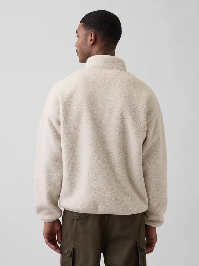 Oversized-Pullover mit halbem Reißverschluss aus Sherpa