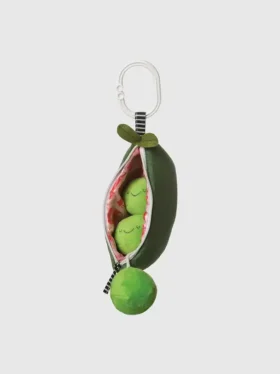 „Peas in a Pod“ – Baby-Rassel und Quietschspielzeug für unterwegs