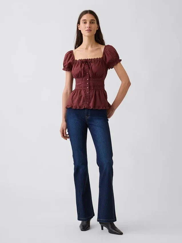 Peplum-Oberteil mit quadratischem Ausschnitt und Spitzenbesatz