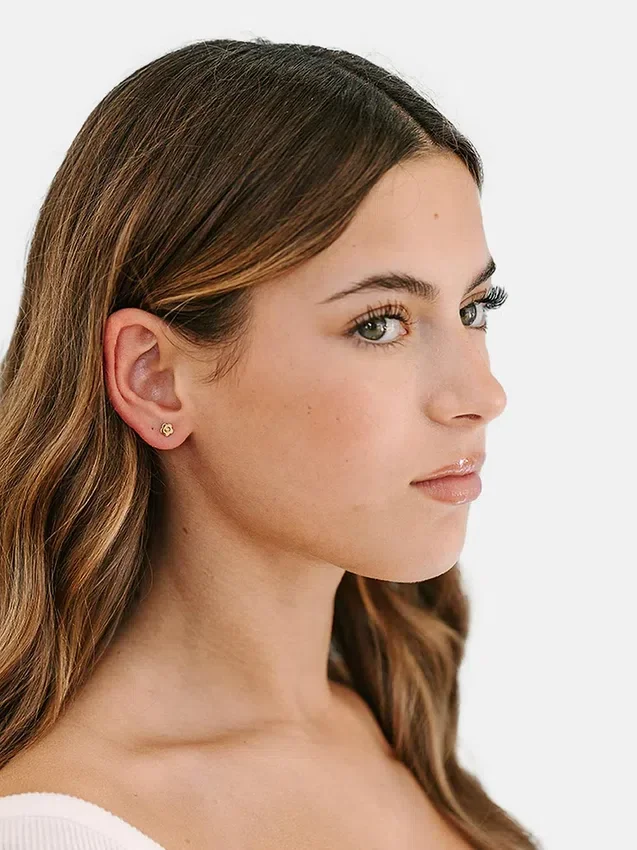 Pierced Co Winzige klassische Blumen-Ohrstecker