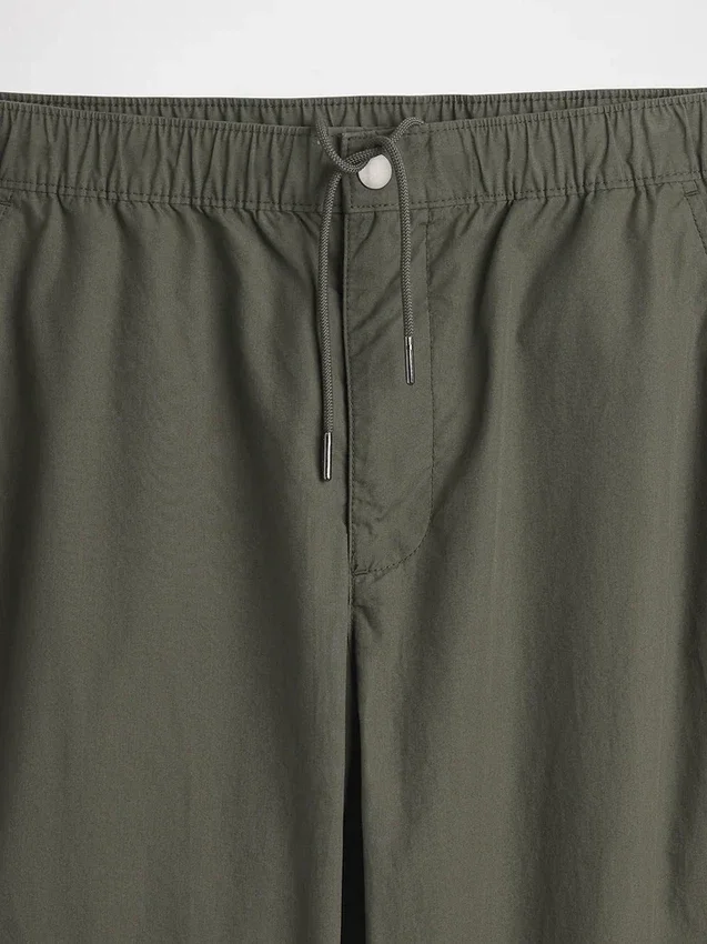 Popeline-Hose im 90er-Jahre-Stil