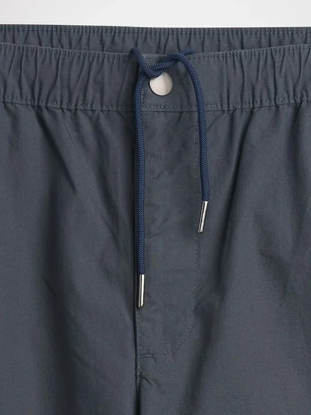 Popeline-Hose im 90er-Jahre-Stil