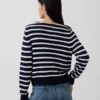 Pullover aus 100 % Baumwolle mit lockerem U-Boot-Ausschnitt