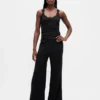 Pyjama-Hose mit weitem Bein und Mini-Rippmuster