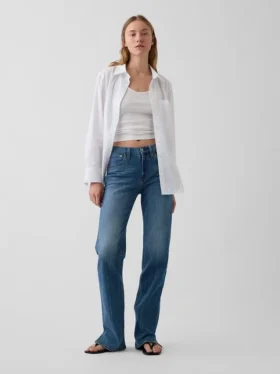 Relaxed Straight Jeans mit mittlerer Leibhöhe und gespaltenem Saum