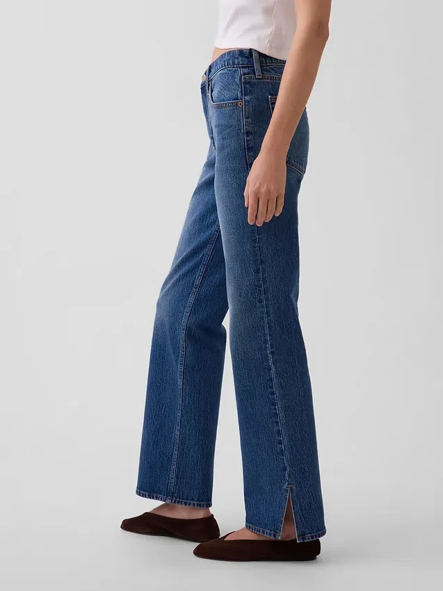Relaxed Straight Jeans mit mittlerer Leibhöhe und gespaltenem Saum