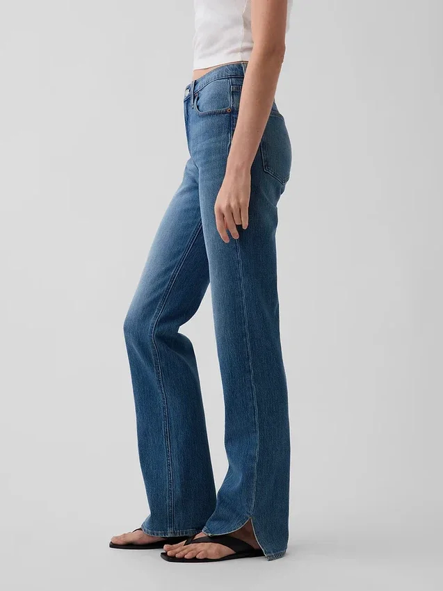 Relaxed Straight Jeans mit mittlerer Leibhöhe und gespaltenem Saum