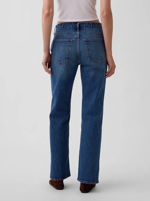 Relaxed Straight Jeans mit mittlerer Leibhöhe und gespaltenem Saum