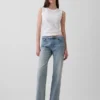 Relaxed-Straight-Jeans mit mittlerer Leibhöhe und schmalem Gürtel