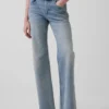 Relaxed-Straight-Jeans mit mittlerer Leibhöhe und schmalem Gürtel