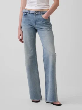 Relaxed-Straight-Jeans mit mittlerer Leibhöhe und schmalem Gürtel