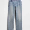 Relaxed-Straight-Jeans mit mittlerer Leibhöhe und schmalem Gürtel