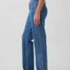 Relaxed Straight-Jeans mit mittlerer Leibhöhe und Stickerei