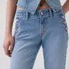 Sailor-Jeans mit niedriger Leibhöhe, lang und schmal geschnitten