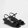 Sandalen mit Keilabsatz aus veganem Leder