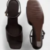 Sandalen mit Keilabsatz aus veganem Leder