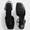 Sandalen mit Keilabsatz aus veganem Leder