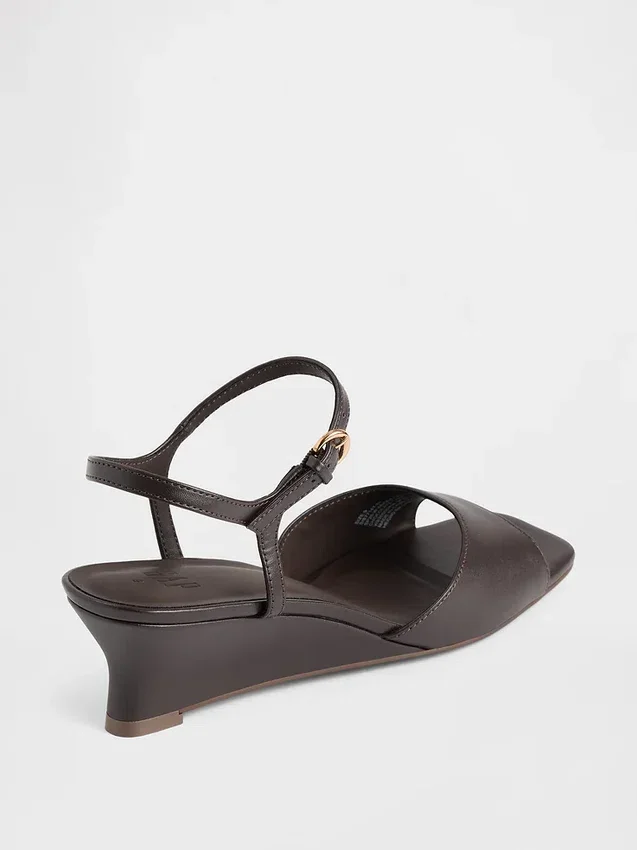 Sandalen mit Keilabsatz aus veganem Leder