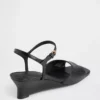 Sandalen mit Keilabsatz aus veganem Leder