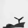 Sandalen mit Keilabsatz aus veganem Leder