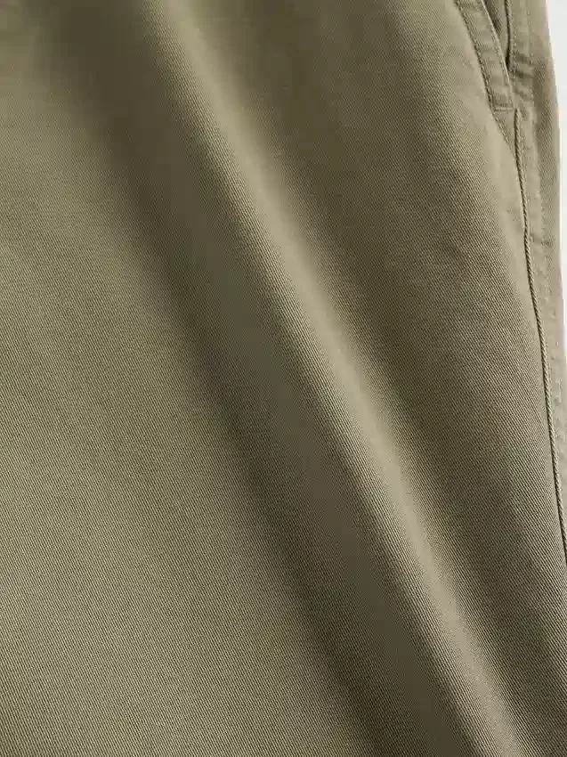 Schwere Twill-Khakihose im 90er-Jahre-Stil mit lockerer Passform