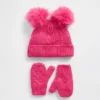 Set aus Mütze und Fäustlingen mit Bommeln im Zopfmuster für Baby & Kleinkind