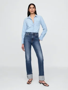 Slim-Straight-Jeans im 90er-Jahre-Stil mit hohem Bund und Umschlag