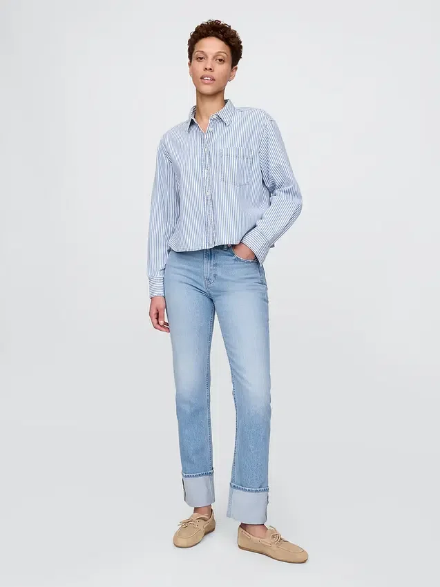 Slim-Straight-Jeans im 90er-Jahre-Stil mit hohem Bund und Umschlag