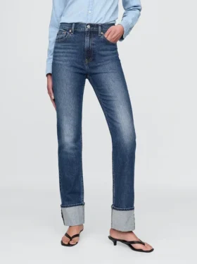 Slim-Straight-Jeans im 90er-Jahre-Stil mit hohem Bund und Umschlag