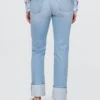 Slim-Straight-Jeans im 90er-Jahre-Stil mit hohem Bund und Umschlag